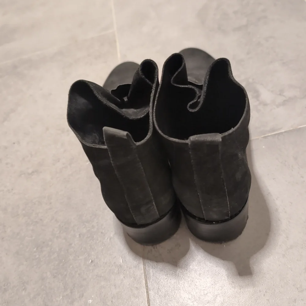 Eileen Fisher Black Nubuck Leather Boots 8